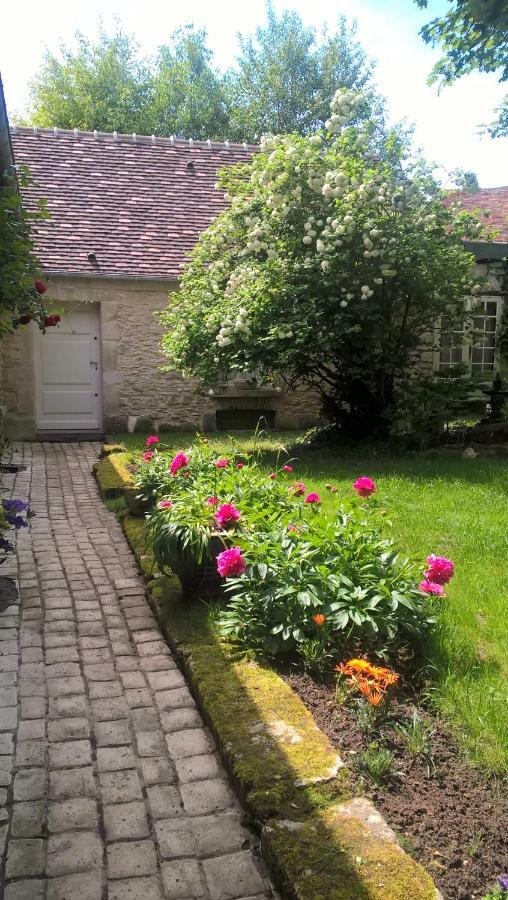 Bed and Breakfast L'Atelier Parnes Exterior foto